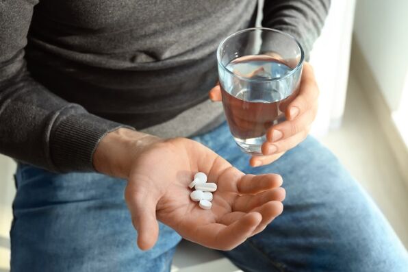 Einnahme von Medikamenten gegen bakterielle Prostatitis