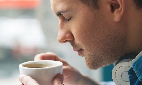 Kaffee als schädliches Getränk bei Prostatitis.